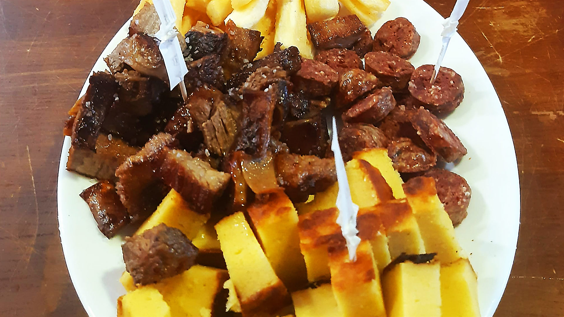 Carta-Cero-Contacto_La-Escondida_Bar_Madrid_NOMBRE-FOTO_plato_de_picada